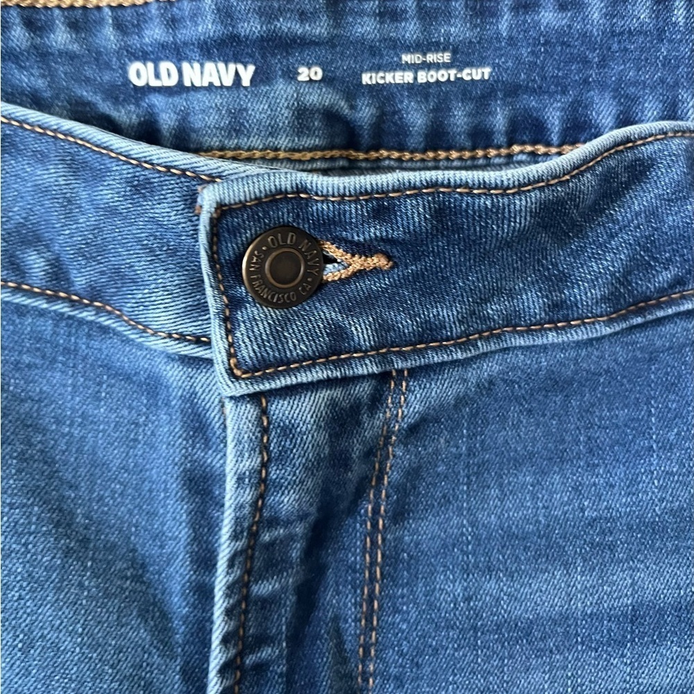 Old Navy Women's Kicker Bootcut Blue Jeans - Picture 4 of 4